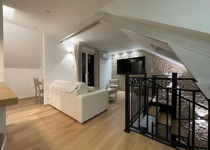 Duplex Vieux Marche Quartier Historique Wifi/parking Apartment *